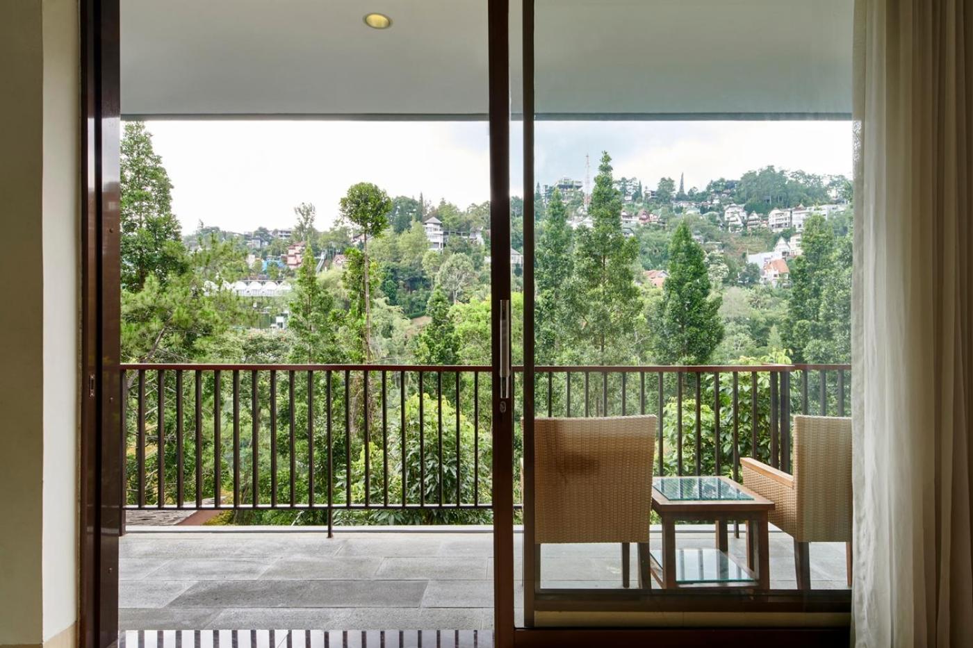 Tulip Hill View Villa 5 Bedrooms With A Private Swimming Pool Bandung Dış mekan fotoğraf