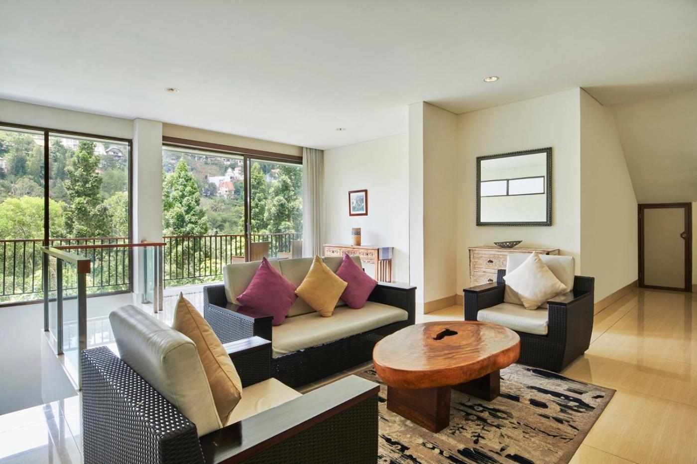 Tulip Hill View Villa 5 Bedrooms With A Private Swimming Pool Bandung Dış mekan fotoğraf