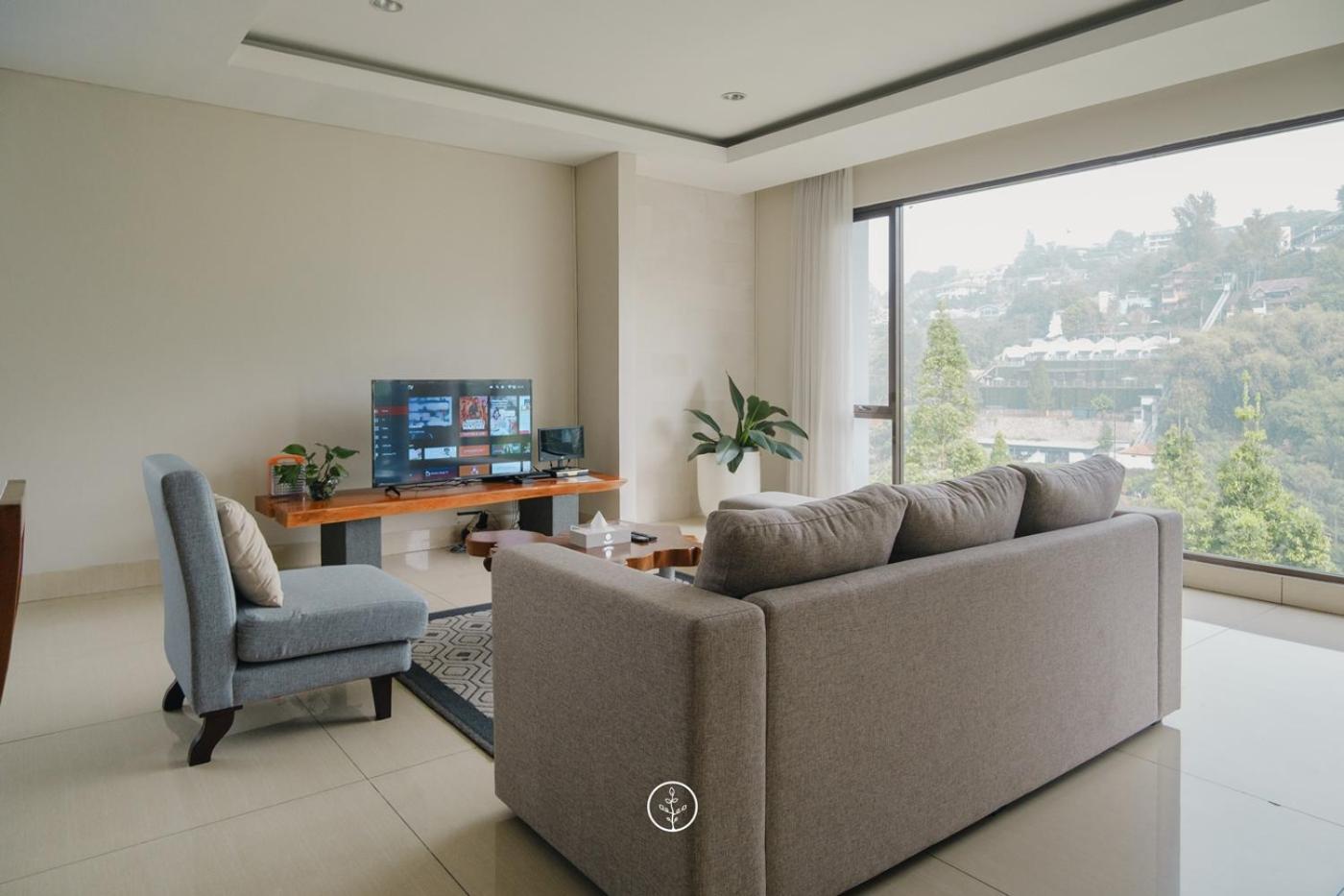 Tulip Hill View Villa 5 Bedrooms With A Private Swimming Pool Bandung Dış mekan fotoğraf