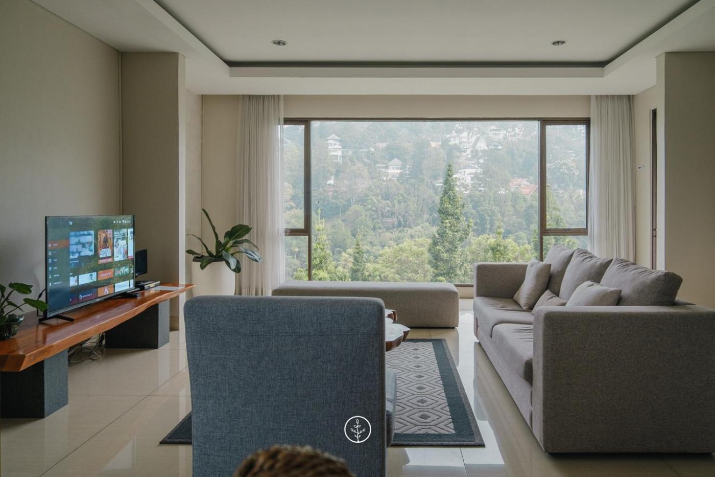 Tulip Hill View Villa 5 Bedrooms With A Private Swimming Pool Bandung Dış mekan fotoğraf
